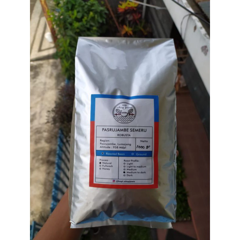 

kopi robusta Gunung Semeru Lumajang, kemasan 1 kg Roasted Bean (biji kopi)