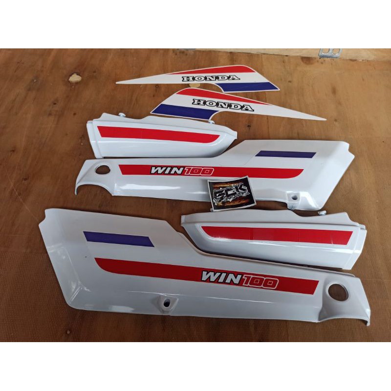 Cover body sett Honda win depan belakang warna putih plus striping