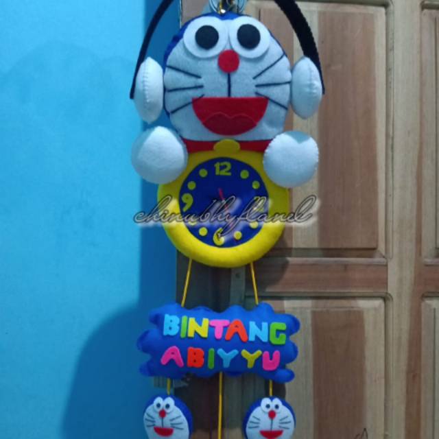 Jam dinding doraemon