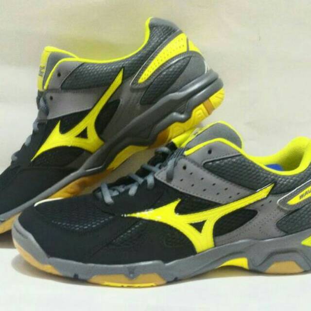sepatu mizuno bolt 4