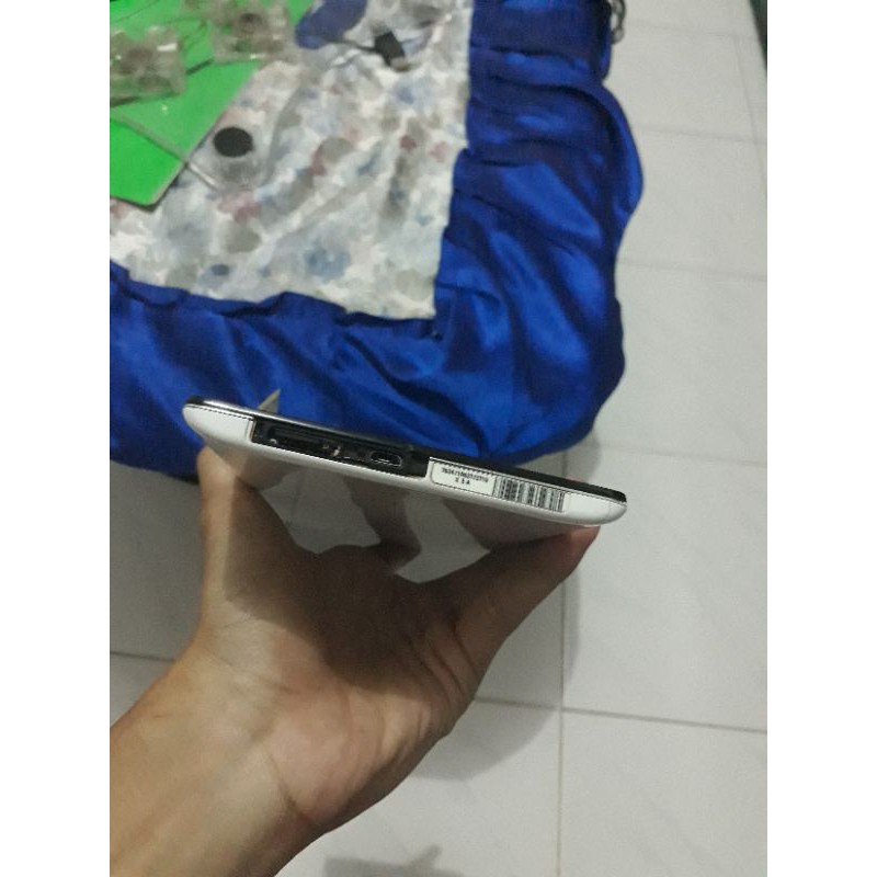 Tablet Sharp Aquos Pad SH08E Bekas