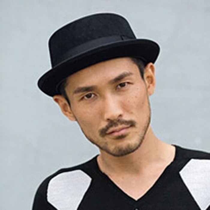 Topi Pie Hat Topi Bundar Porkpie Hat Warna Putih White Topi Artis Penyanyi Keren