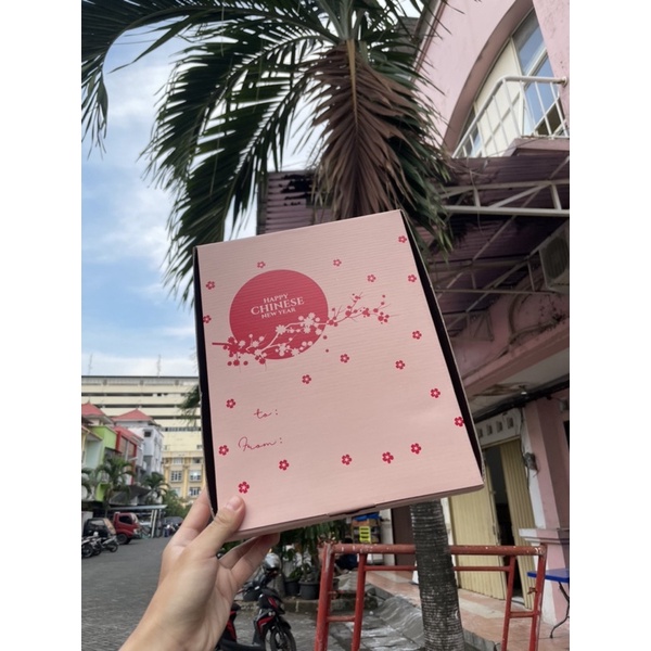 

Chinese New Year Packaging imlek box full printed luar dalam size 22x26x6 ready to order