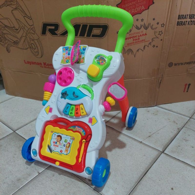 Mainan Bayi Dorong Baby Push Walker Alat Bantu Jalan Bayi Baby Walker Music Walker