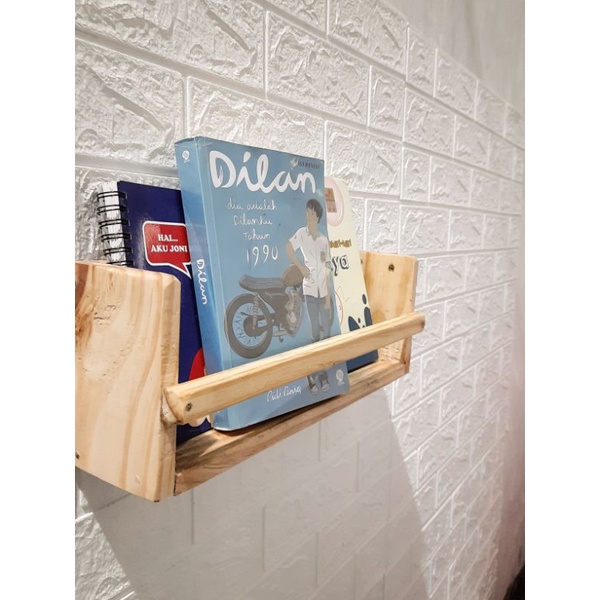 Rak buku minimalis jati belanda untuk tempat buku,majalah dan bumbu dapur