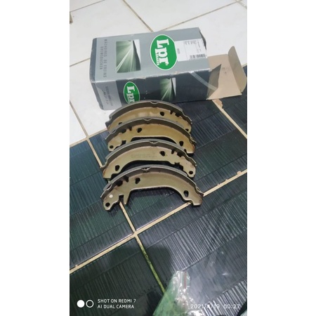 kampas rem belakang peugeot 306 merk lpr