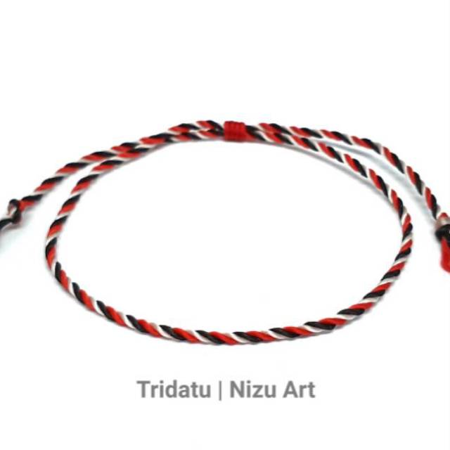 Gelang Tridatu Tali Bali Handmade Etnik Pria Wanita Couple Keberuntungan