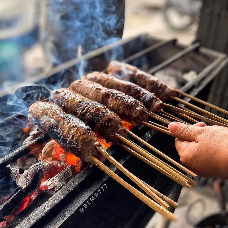 

Sate Buntel Babi Tambak Segaran