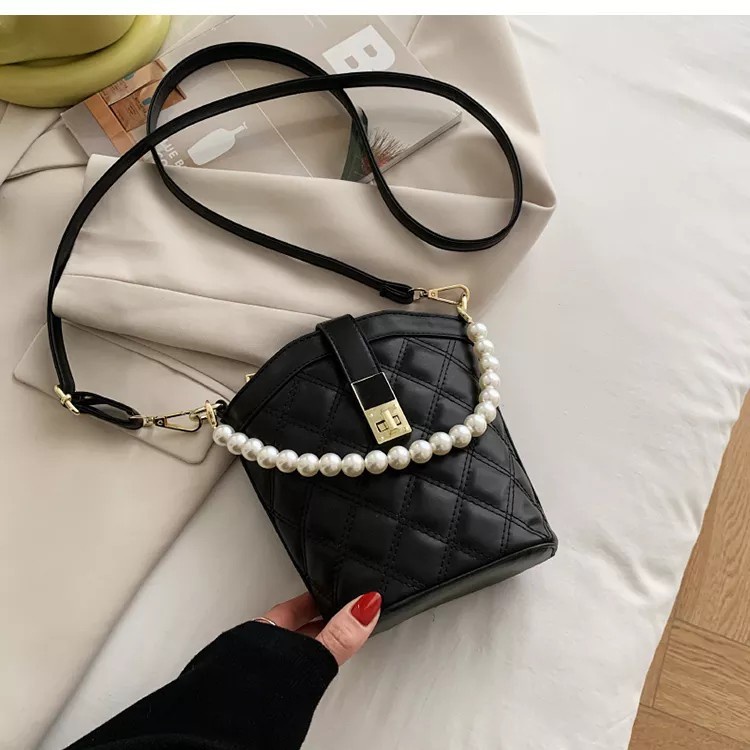 Tas Wanita Terbaru 2021 Tas Selempang Wanita SLINGBAG [ bayar ditempat] / MODEL TAS TERBARU 2021 TAS