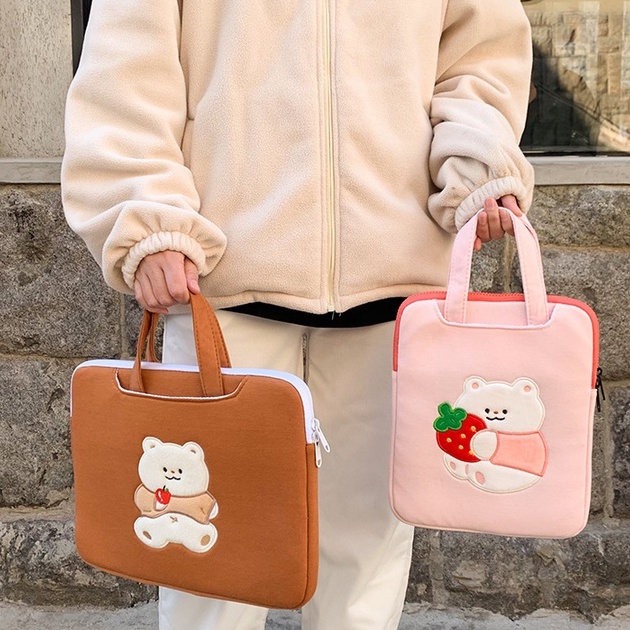 Sleeve Pouch Sarung Tas Bag Case Ipad Tab Tablet Macbook Air Pro Laptop Asus Acer Lenovo HP Huawei 11 12 13 14 15 inch Motif Gambar Kartun Bear Beruang Strawberry Cherry Pink Coklat Brown Cute Murah Korean Jinjing Tali Strap Waterproof Tahan Air Slot