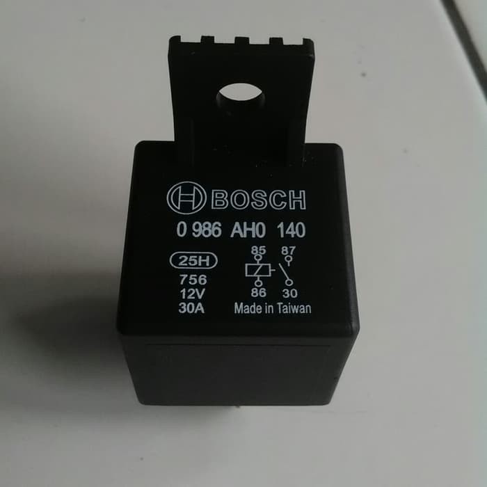 Relay 4 kaki untuk alarm motor