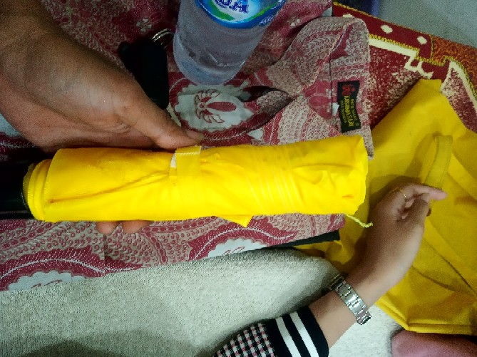 Payung Lipat 3 Warna Kuning Polos