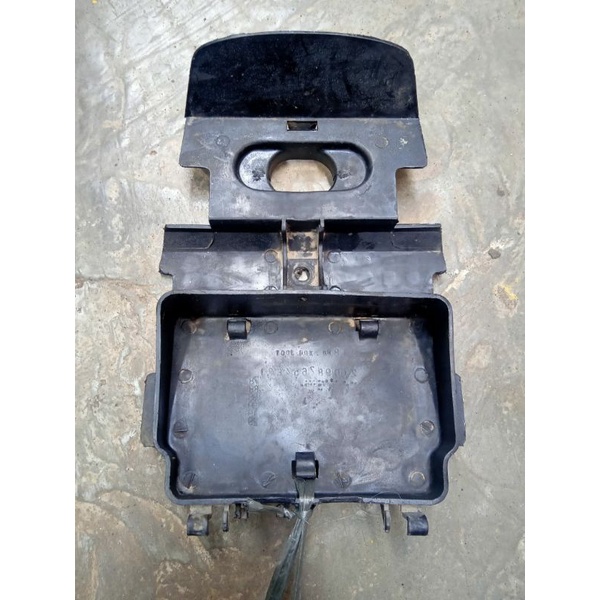 tool kit bawah jok astrea prima