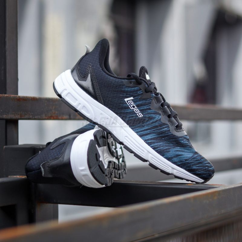Legas Sepatu Running Galaxy LA U - Black/Black/White