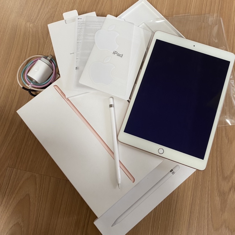 iPad 8th Gen 32GB wif only Gold