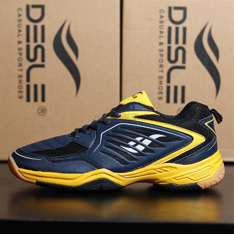 Desle Sepatu Badminton Bulu Tangkis Anders Antonsen - Biru Tua/Kuning