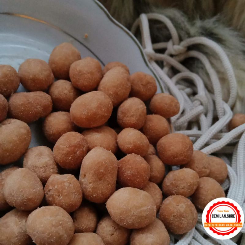 

Kacang Telor / Telor Cicak Khas Majalengka