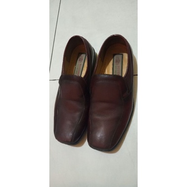Sepatu preloved Buccheri