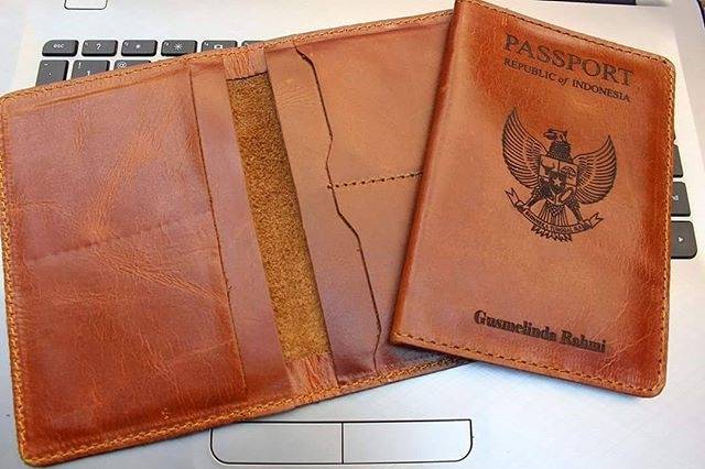 Passport Case Gravir Nama