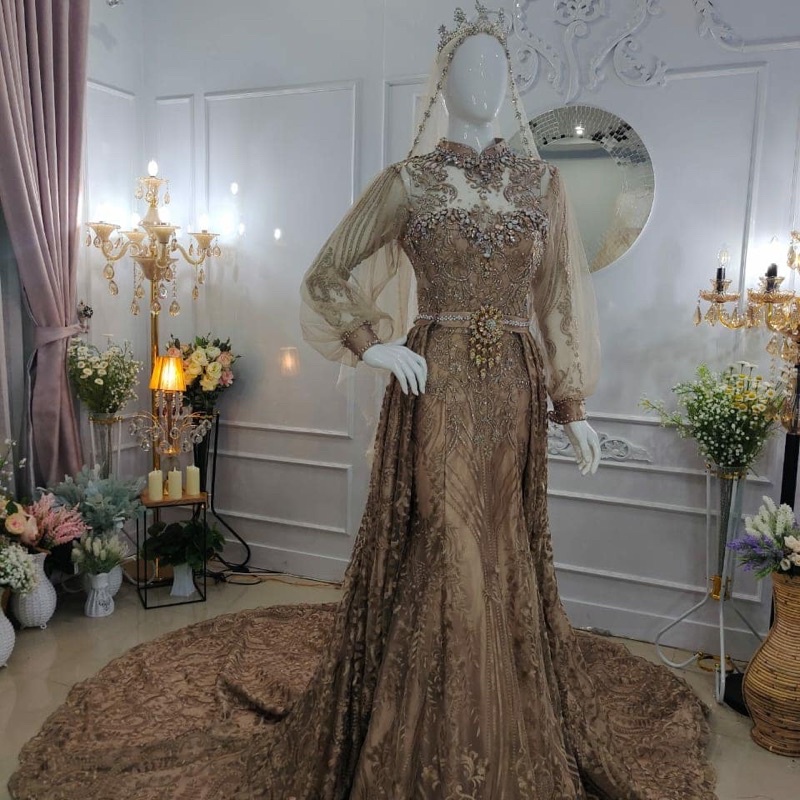 Mermaid Gown + tail n veil Moca