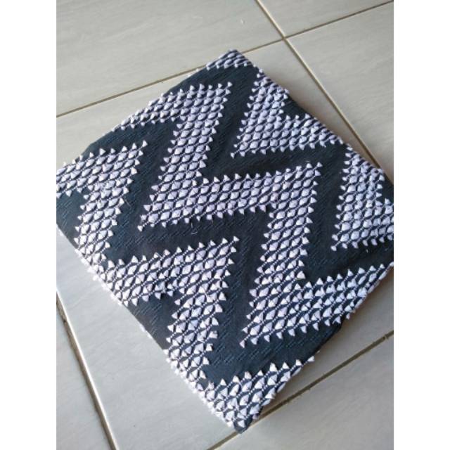 Kain tenun sutra bulu