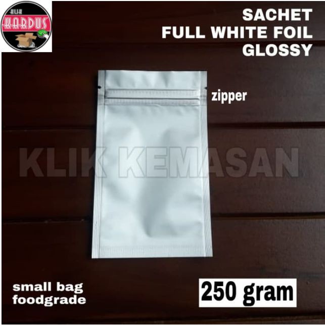 SACHET WHITE FOIL 250 GRAM WITH ZIPPER GLOSSY