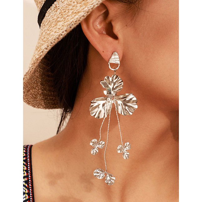 LRC Anting Tusuk Fashion Silver Alloy Leaf Tassel Earrings D19382