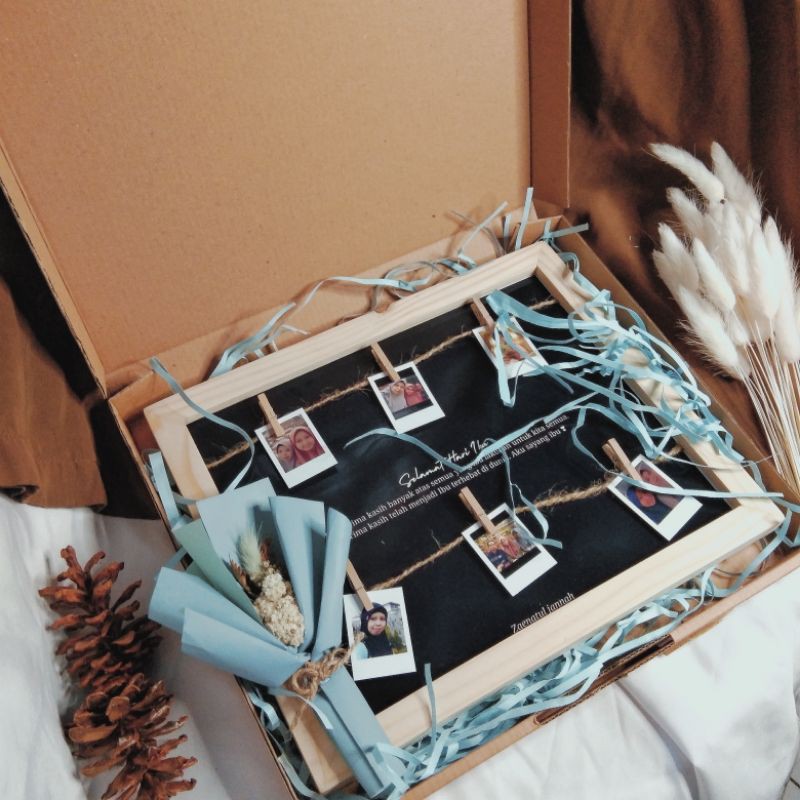 (FREE KEMASAN) Hampers Unik Polaroid in Frame