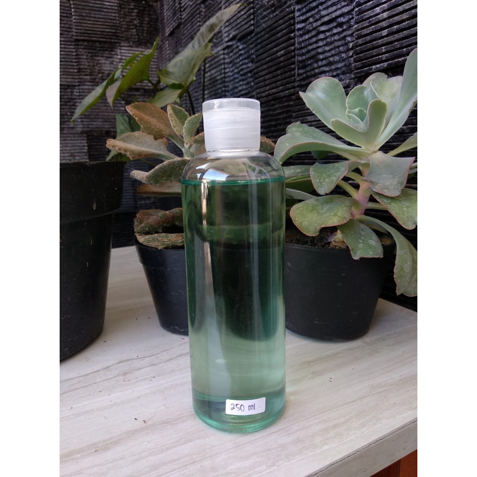 MINYAK KAYU PUTIH AMBON