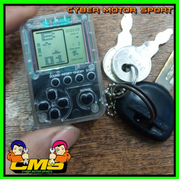 Ori Gantungan kunci game boy mini. keychan game box. gantungan kunci