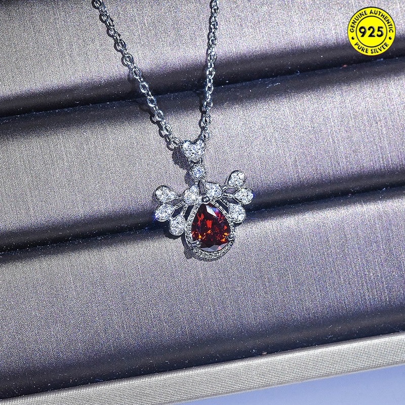 Kalung Rantai Dengan Liontin Burung Merak Hias Batu Ruby Bentuk Tetesan Air Untuk Wanita
