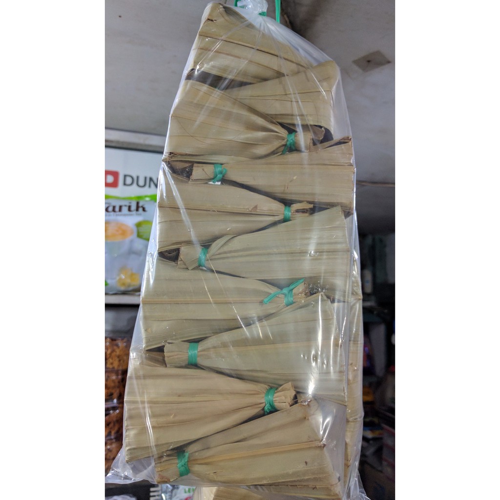 

Terasi Daun bulat khas Pontianak - Sui. Pinyuh (10 pcs)