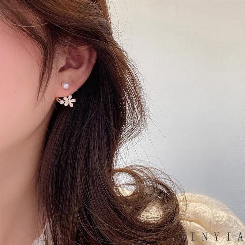 Anting Stud Bentuk Bunga Aksen Mutiara Untuk Wanita