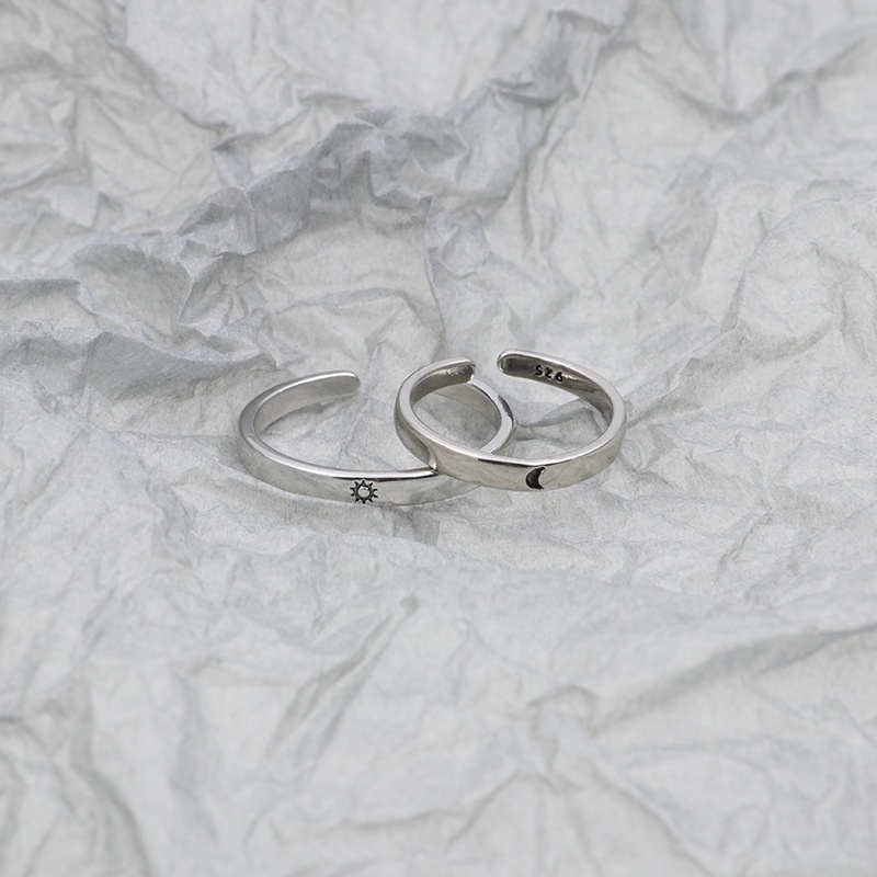 2pcs Cincin Pasangan Desain Bulan Bintang Bahan 925 Silver Untuk Pernikahan