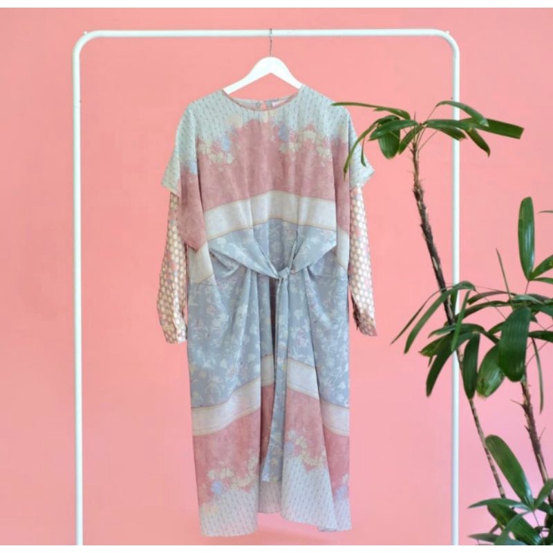 Peony Tunic Riamiranda RM Dasha Ria Miranda