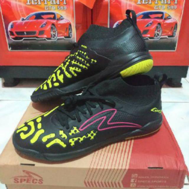 Sepatu futsal specs swervo thunderstorm black