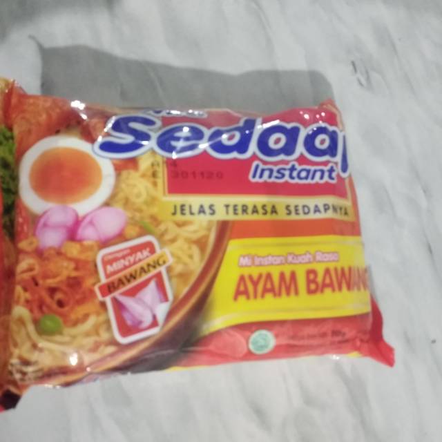 

Mie sedap instant kuah rasa ayam bawang