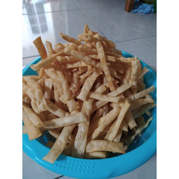 

kripik kulit pangsit