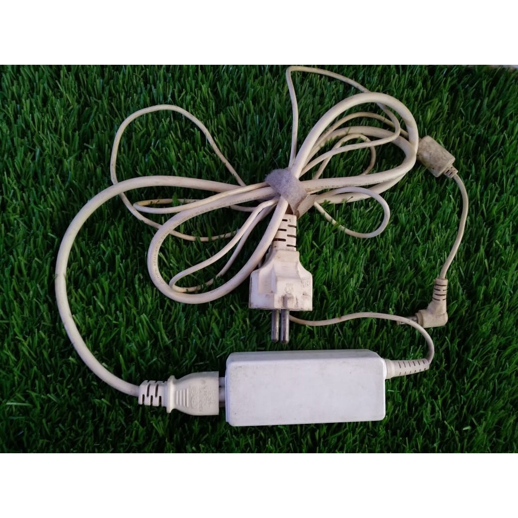 bekas ori charger ces netbook lenovo 20v 1.5a normal solo2 darma d
