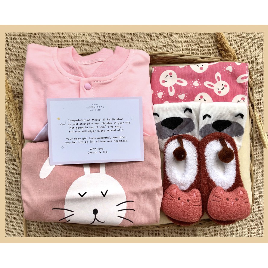 BABY GIRL NEWBORN GIFT SET