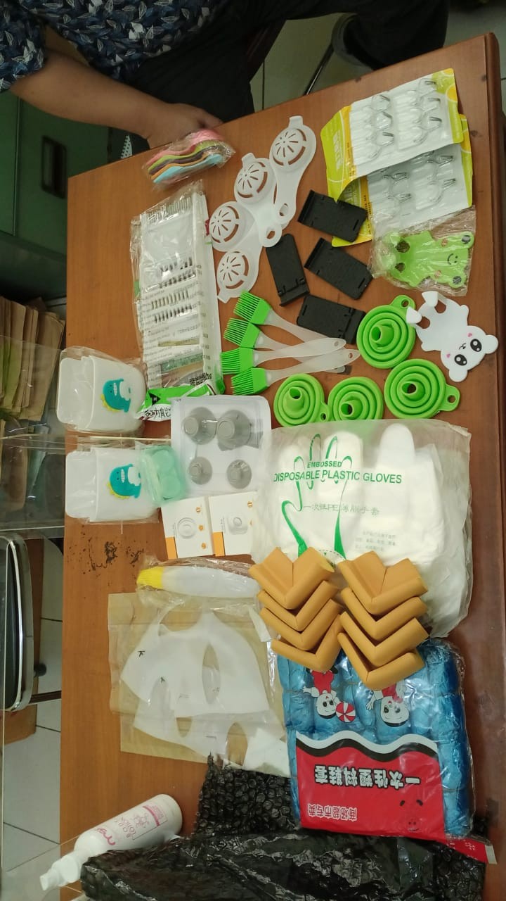 100pcs (50psg) Sarung Sepatu Model Anti-air Sekali Pakai Bahan Plastik 2h75