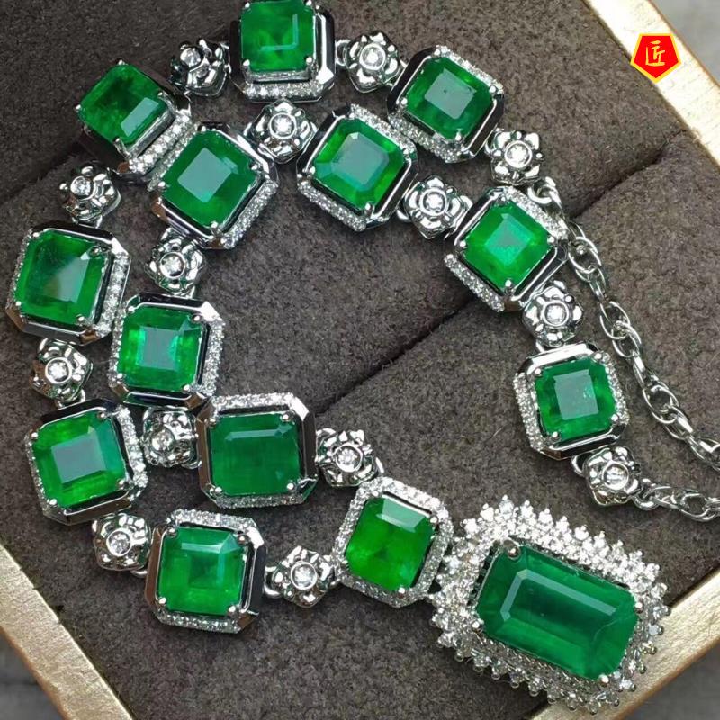 [Ready Stock]Luxury Square Emerald Pendant Necklace Elegant Fashion