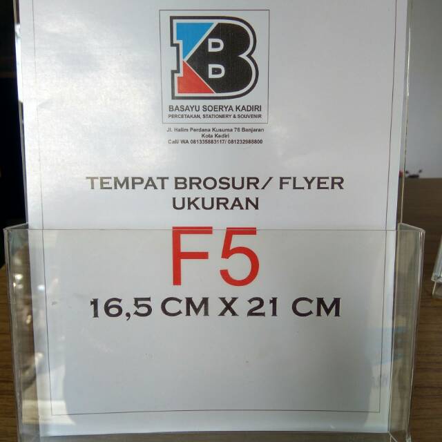 

Tempat brosur akrilik ukruran F5