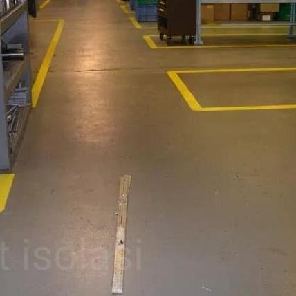 

➣ Lakban Isolasi Line Tape Buat Lapangan Putsal floor marking KM 5cmx33M ♠