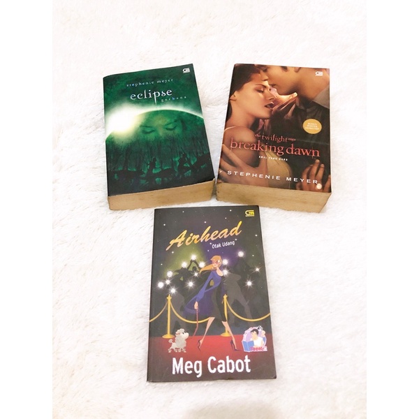 PRELOVED NOVEL TWILIGHT