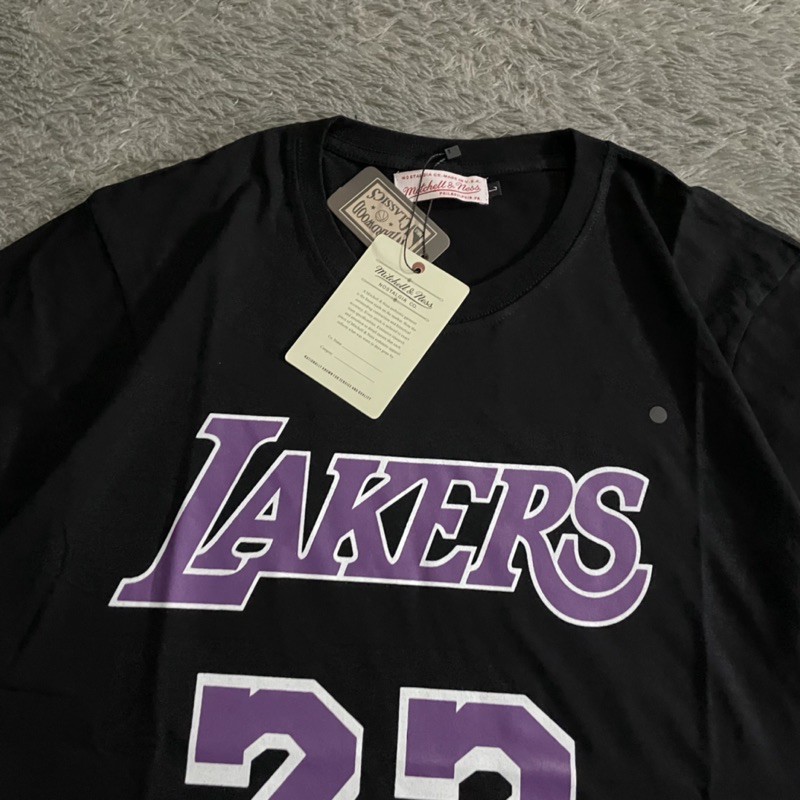 KAOS TSHIRT NBA LAKERS JAMES PURPLE FONT BY MITCHELL &amp; NESS