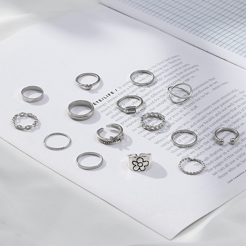 Fancyqube 15pcs / Set Cincin Jari Bentuk Hati Aksen Kristal Warna Silver Untuk Wanita