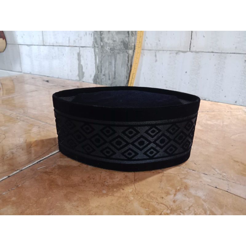 PECI, SONGKOK MOTIF LASER MUSLIM