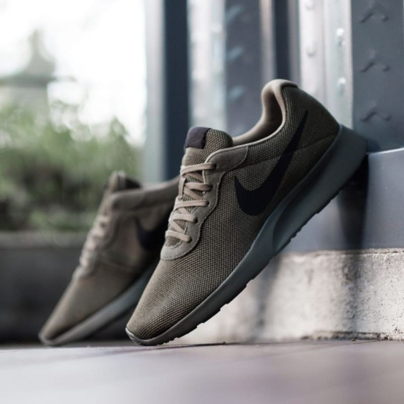 nike tanjun green