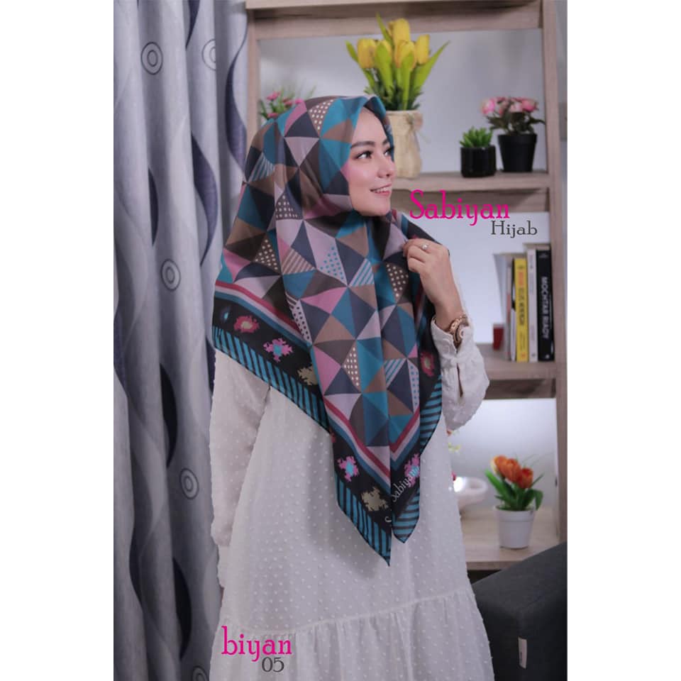 HIJAB SEGIEMPAT MOTIF PRINTING  II SABIYAN HIJAB